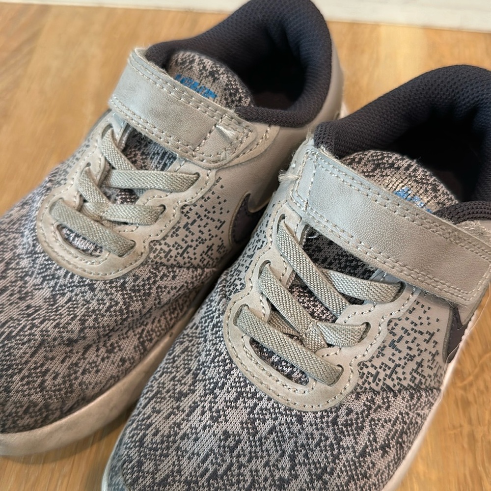 Grey Nike sneakers - Picture 2 of 5